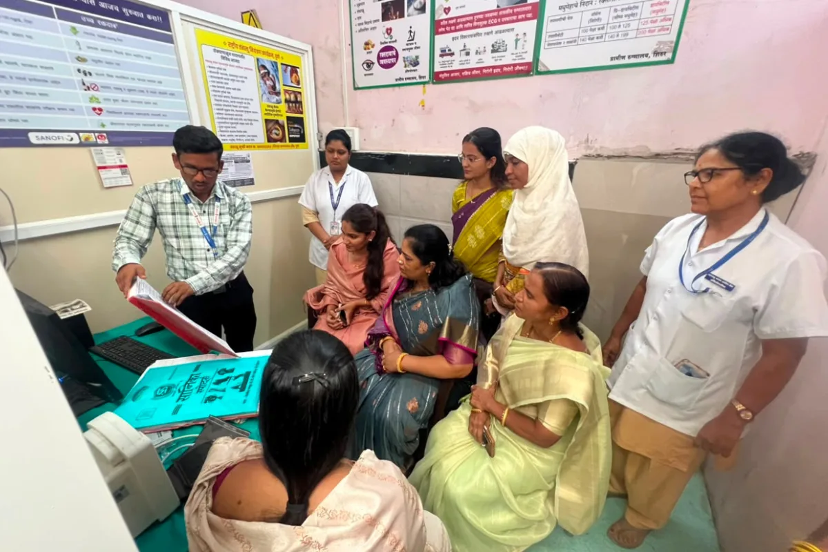 जनसेवा सप्ताह अंतर्गत मोफत आरोग्य तपासणी शिबिरे