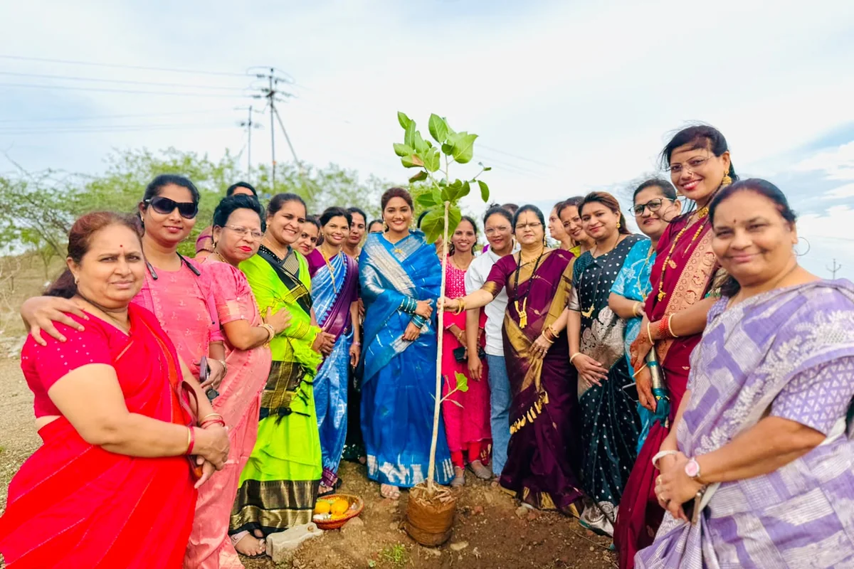 वटपौर्णिमेनिमित्त वृक्षारोपणातून पर्यावरण संवर्धनाचा संदेश